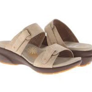 Sand colored, Dansco, Isabel slide sandals. Size 36.